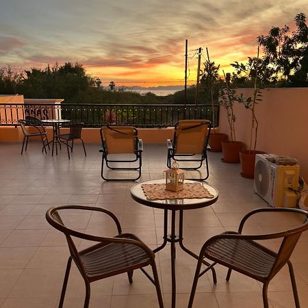 לורטו Tres Iguanas Apart Hotel - New, Cozy & Spacious Flats, Short Walk To Beach מראה חיצוני תמונה
