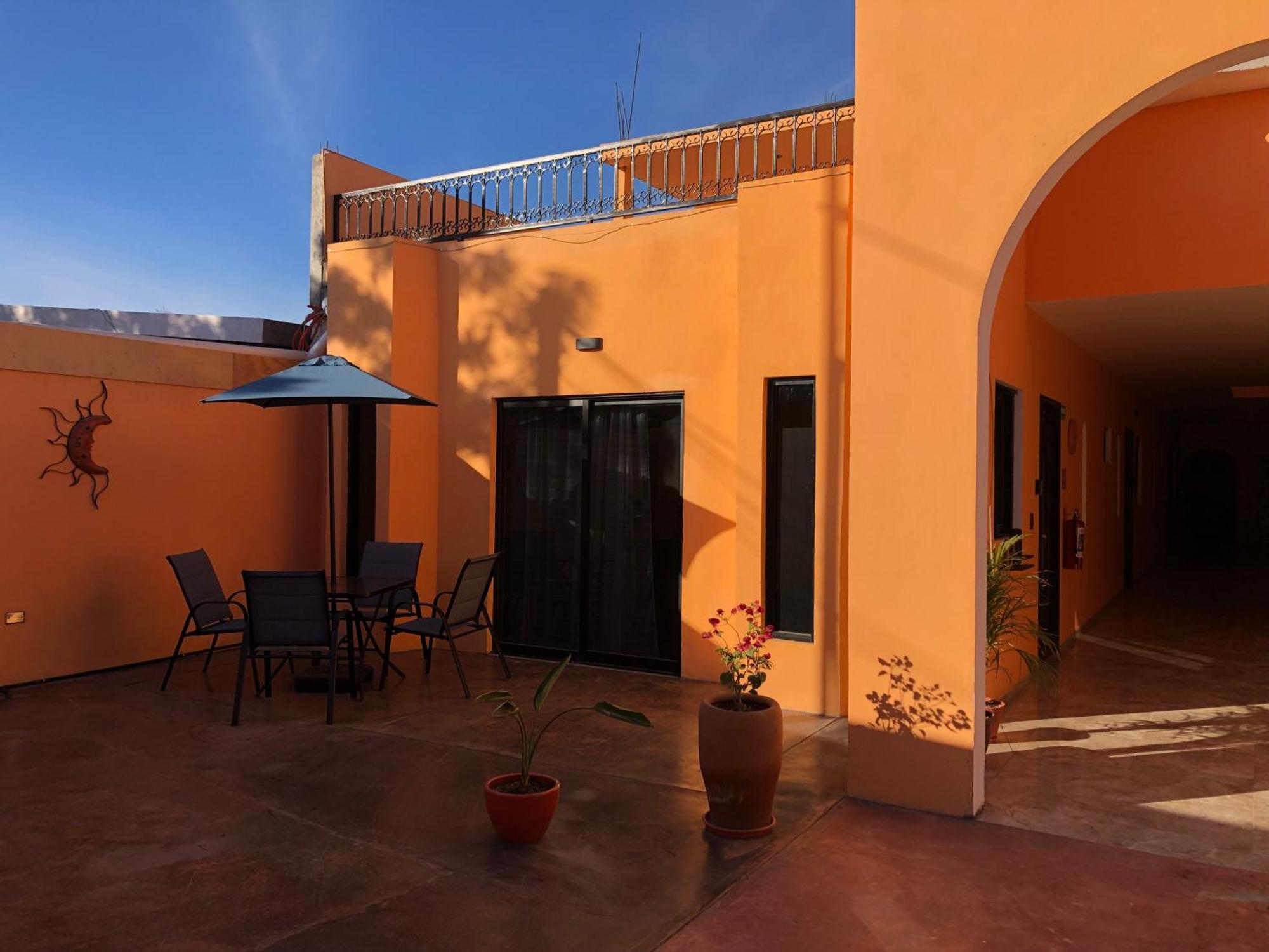 לורטו Tres Iguanas Apart Hotel - New, Cozy & Spacious Flats, Short Walk To Beach מראה חיצוני תמונה