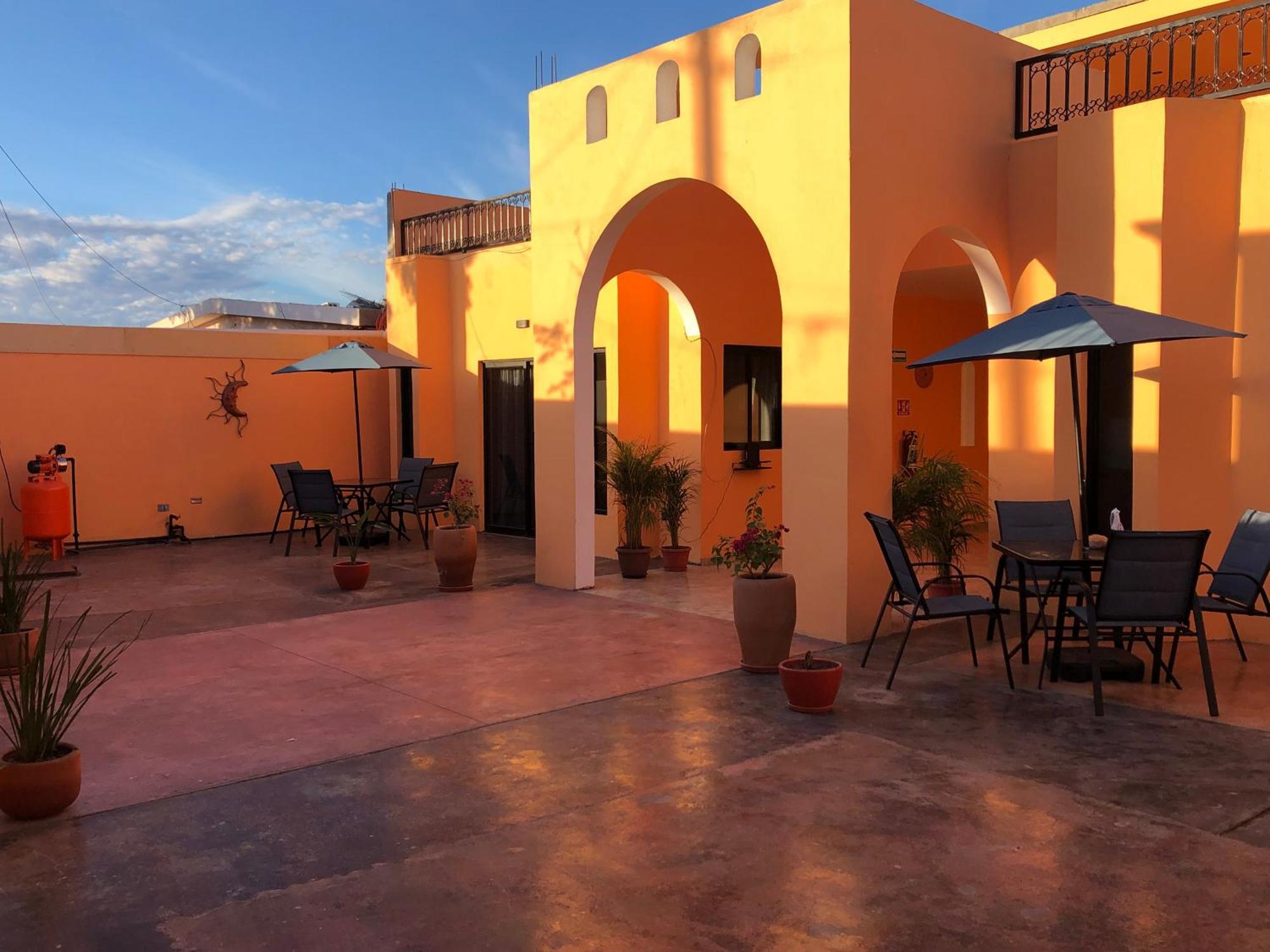 לורטו Tres Iguanas Apart Hotel - New, Cozy & Spacious Flats, Short Walk To Beach מראה חיצוני תמונה