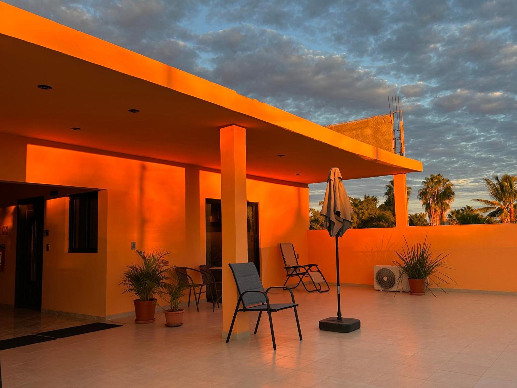 לורטו Tres Iguanas Apart Hotel - New, Cozy & Spacious Flats, Short Walk To Beach מראה חיצוני תמונה
